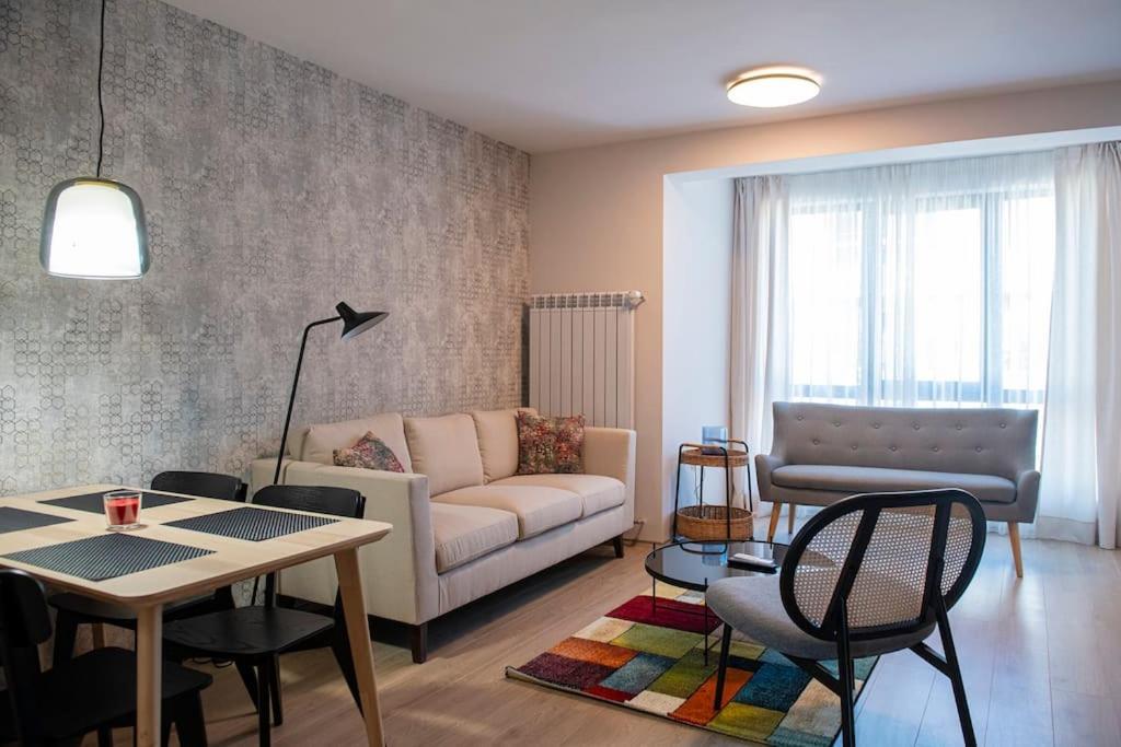 New York: A Spacious Modern Apartment With Parking София Екстериор снимка