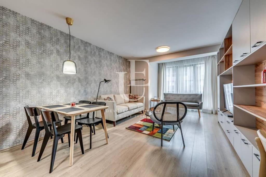 New York: A Spacious Modern Apartment With Parking София Екстериор снимка